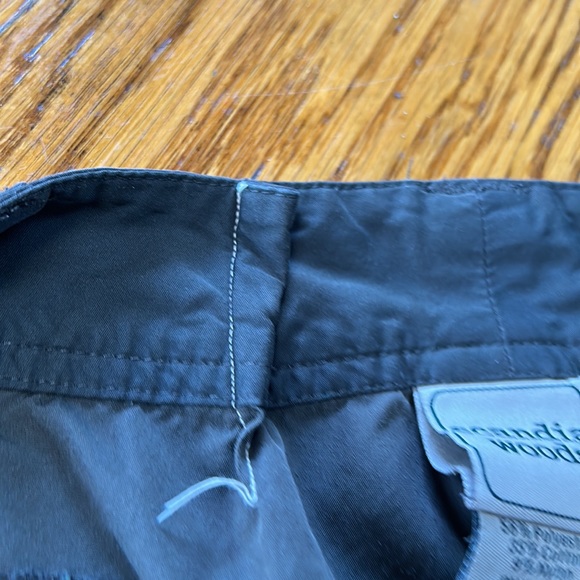 5/$25🦋 Scandia Woods hiking shorts, XL.  Olive green.  Altered in waistband. - Picture 4 of 11